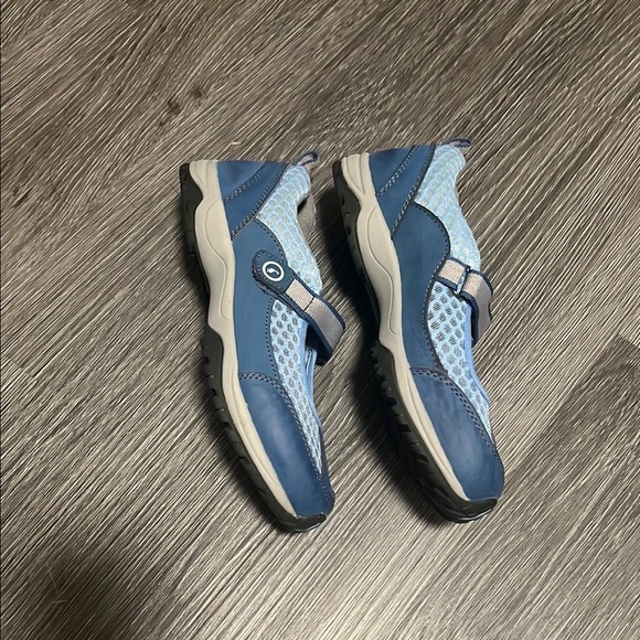 Sporto Blue Sneakers with Gingham Pattern and Velcro Strap - Picture 4 of 9